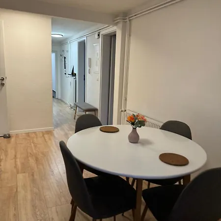 Apartment, Zentral 3 *